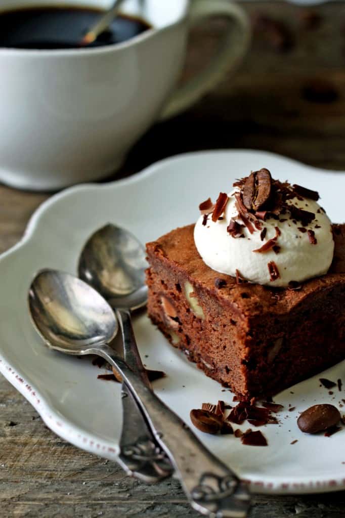 brownie med valnødder og chokolade - verdens bedste brownie med nødder