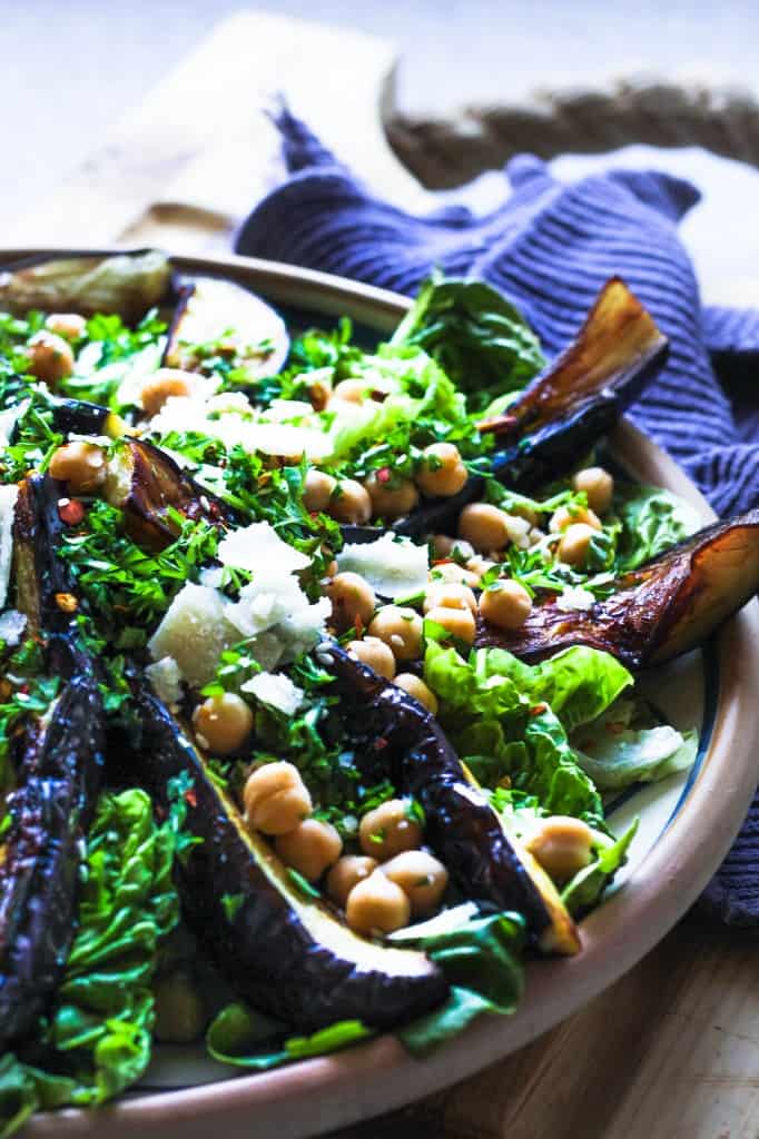 Auberginesalat med kikærter