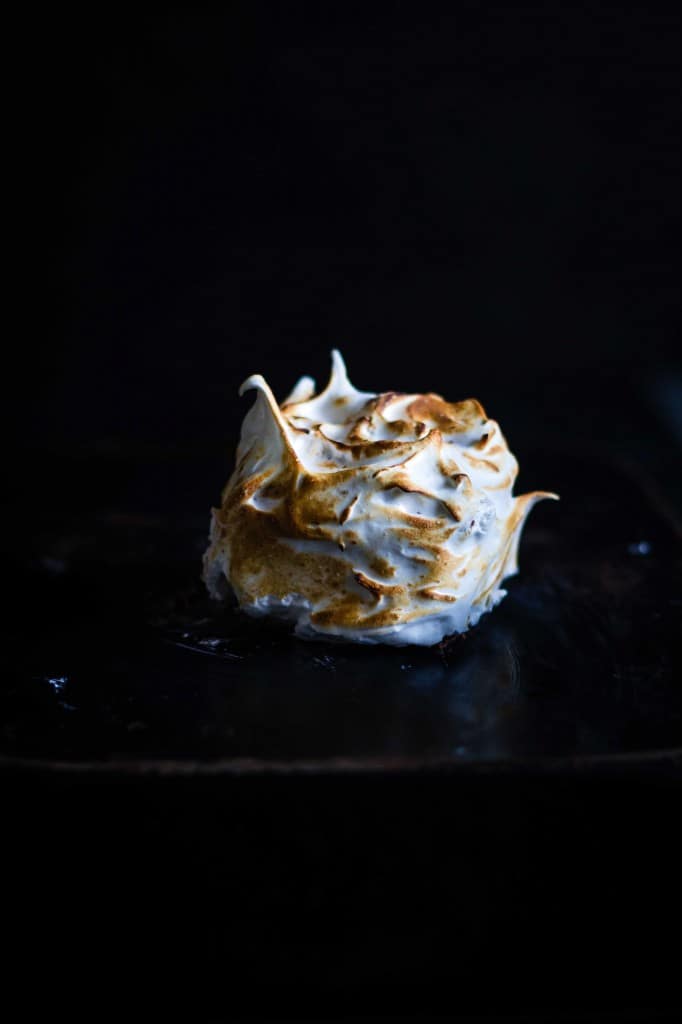 Chokoladekage med espresso, chokolademousse og marengs (3)