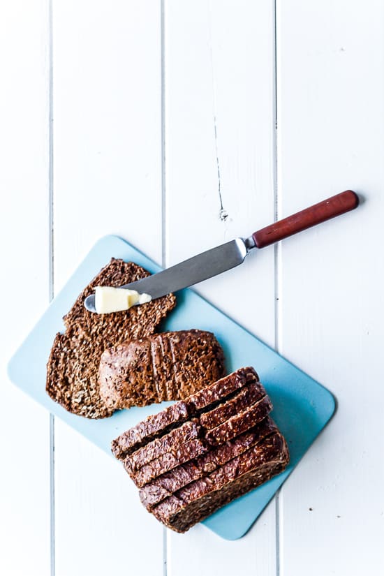 hjemmebagt rugbrød - rugbrød klæg