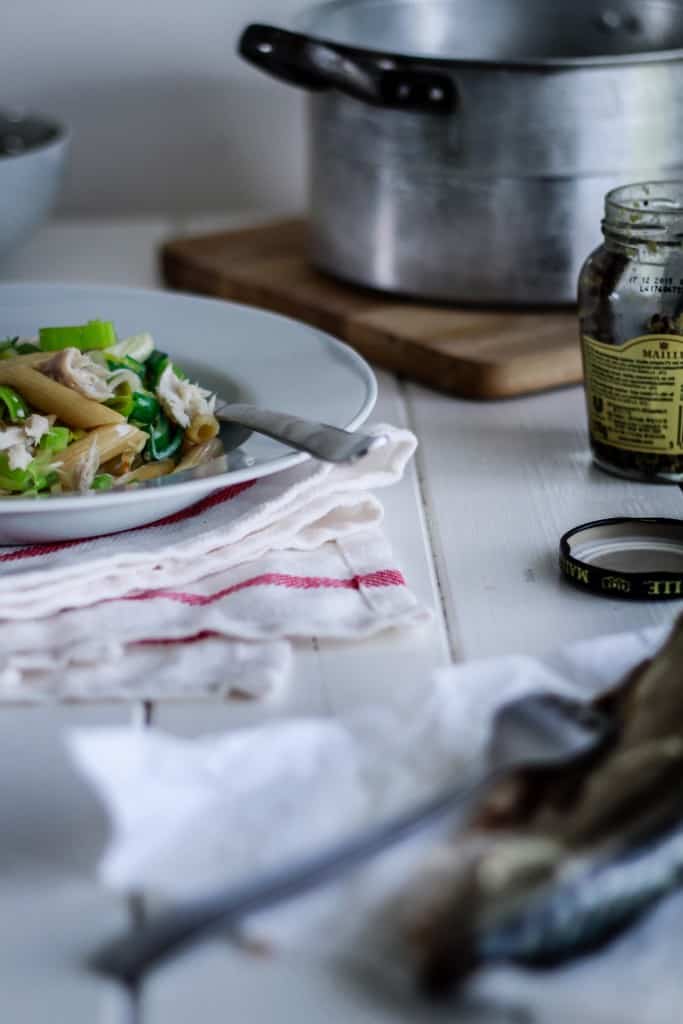 pasta med porrer og makrel - aftensmad - mad opskrift