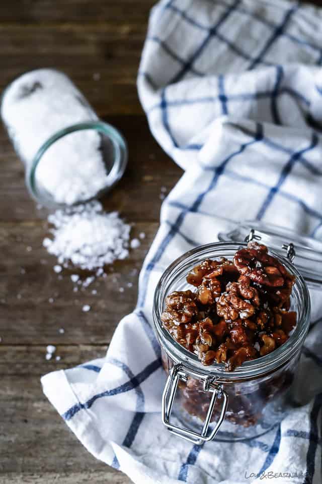 nøddebrud - karamel - snack med nødder - opskrift