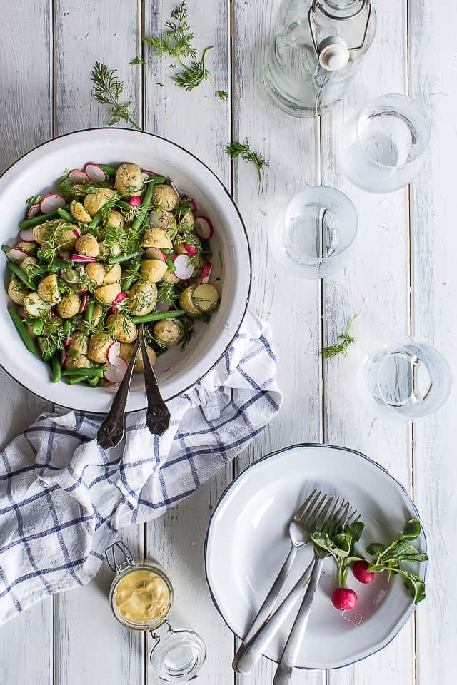 fransk kartoffelsalat - kartoffelsalat med sennepsdressing - opskrift på salat med kartofler