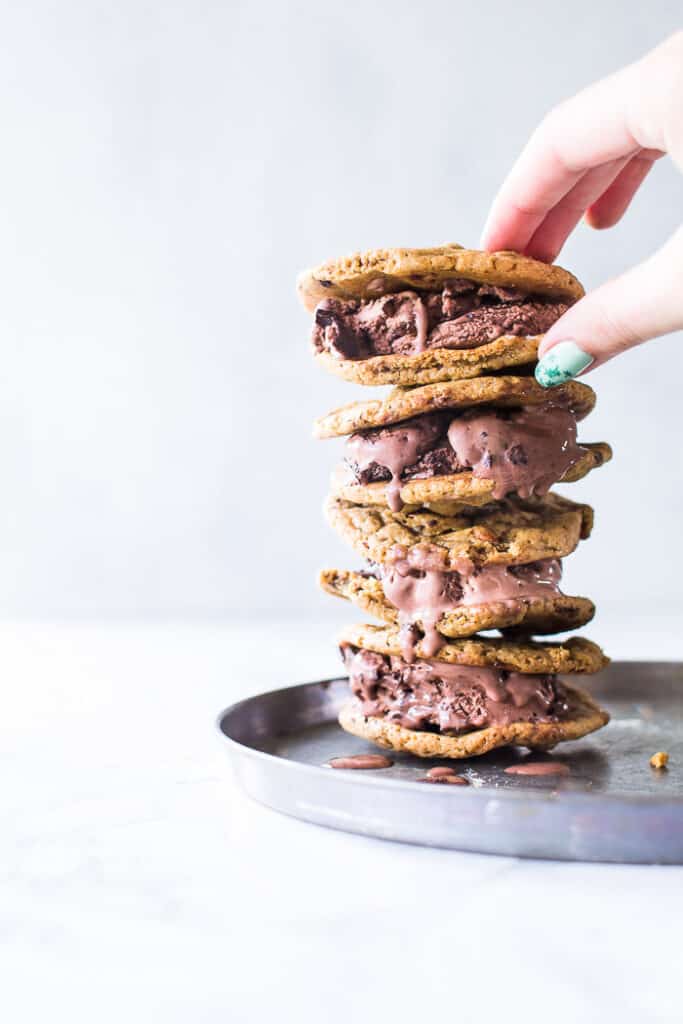 Is-sandwich med cookies