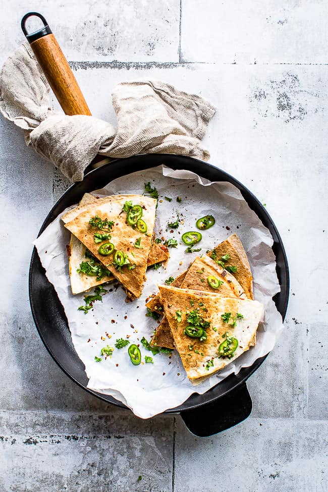 Quesadillas med chipotle pulled pork og tomatsalsa- Opskrift quesadillas
