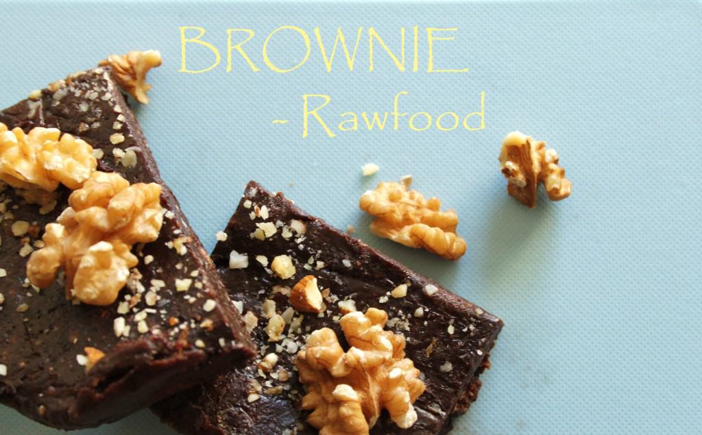 Rawfood Brownie med dadler og nødder