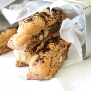 Kaffebrød - lækre brød med makrontop