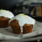 Halloween muffins med butternut squash og citronglasur