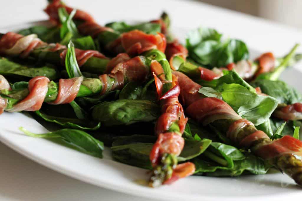 Asparges med bacon