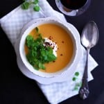 Cremet hokkaido græskarsuppe med varme krydderier