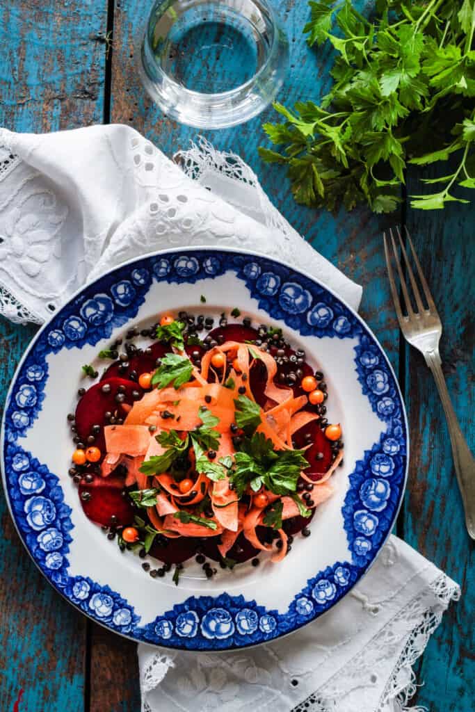 Rødbede/gulerodssalat med belugalinser og havtorn