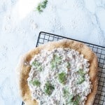 Pizza med tun - sprød pizzabund - foodstyling - opskrift (5)