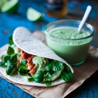 tortilla med laks og ærtehumus - mexicansk mad - opskrift (1)