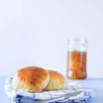 brioche opskrift - fransk klassisker - brød med smør