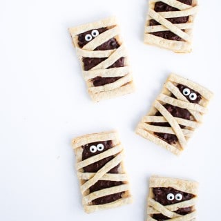 Mummy chocolate pop tart - fun recipe for Halloween