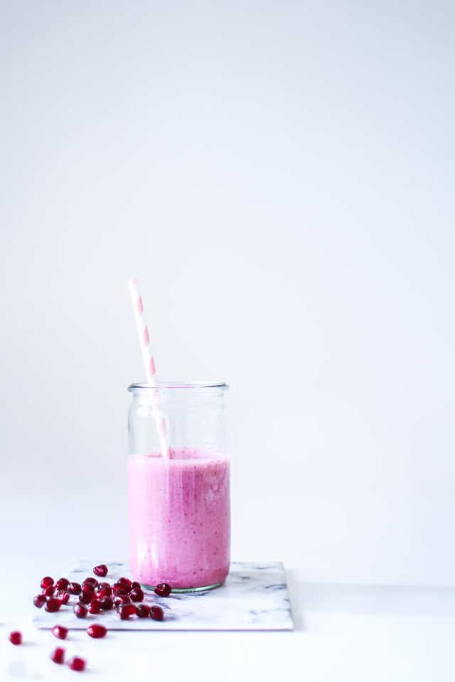 Pomegranate smoothie - granatæble smoothie - tranebær smoothie - opskrift