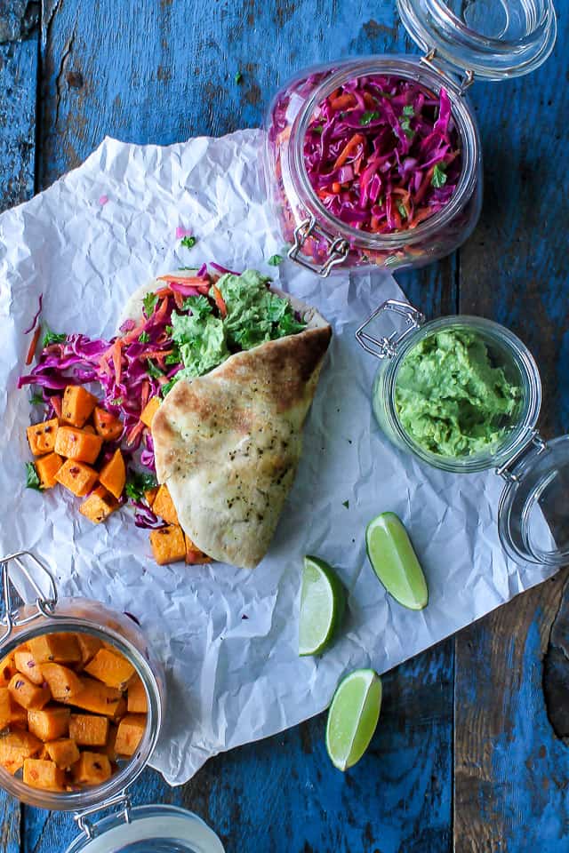 Grove Fladbrod M Kalsalat Sode Kartofler Og Avocado Dip