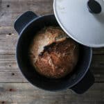 grydebrød - brød i støbejernsgryde - koldthævet - brød i gryde - opskrift (1)