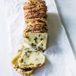 Pull apart bread with herbs - opskrift på brød med krydderurter og ost