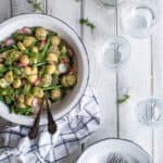 fransk kartoffelsalat - kartoffelsalat med sennepsdressing - opskrift på salat med kartofler
