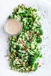 Broccolisalat med peanuts