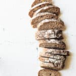 Valnøddebrød med porter - opskrift på brød med valnødder