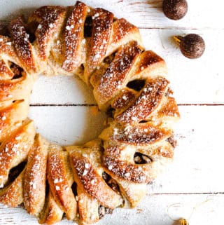 julekringle med remonce - opskrift på flettet kringle med marcipan remonce og kanel