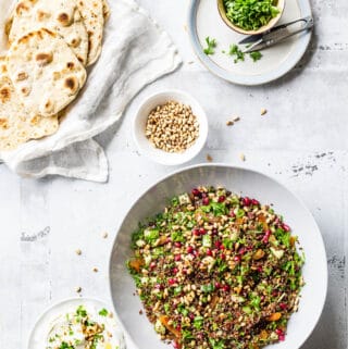Quinoasalat med granatæble, abrikoser og citrusfrugter - opskrift quinoa