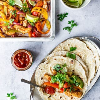 Fajitas med kylling og peberfrugt - opskrift på mexicansk mad