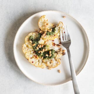 blomkål i ovn med grøn pesto