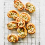 Butterdejssnack med pesto (palmiers)